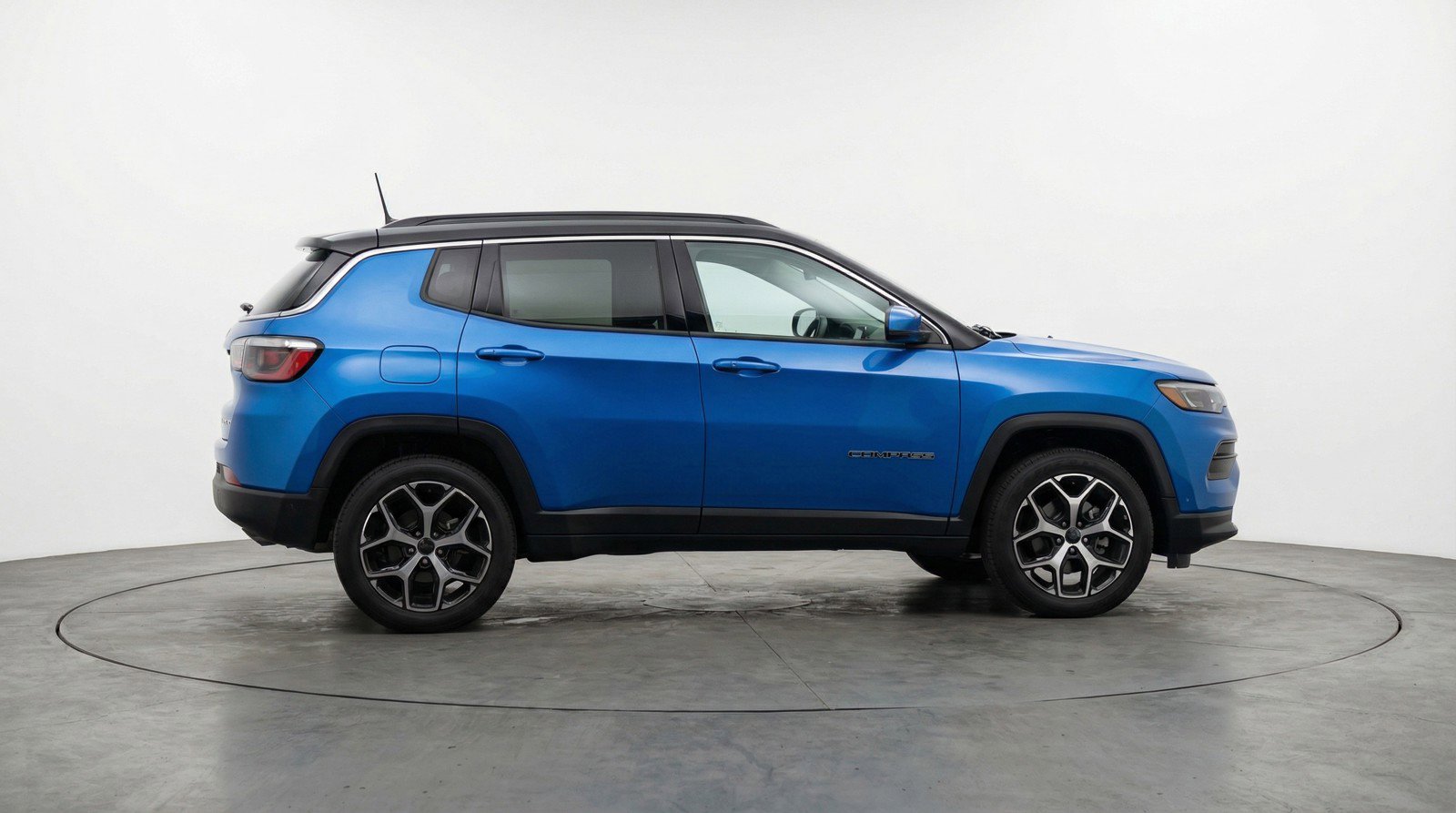 Used 2025 Jeep Compass Limited AWD/4WD image 11