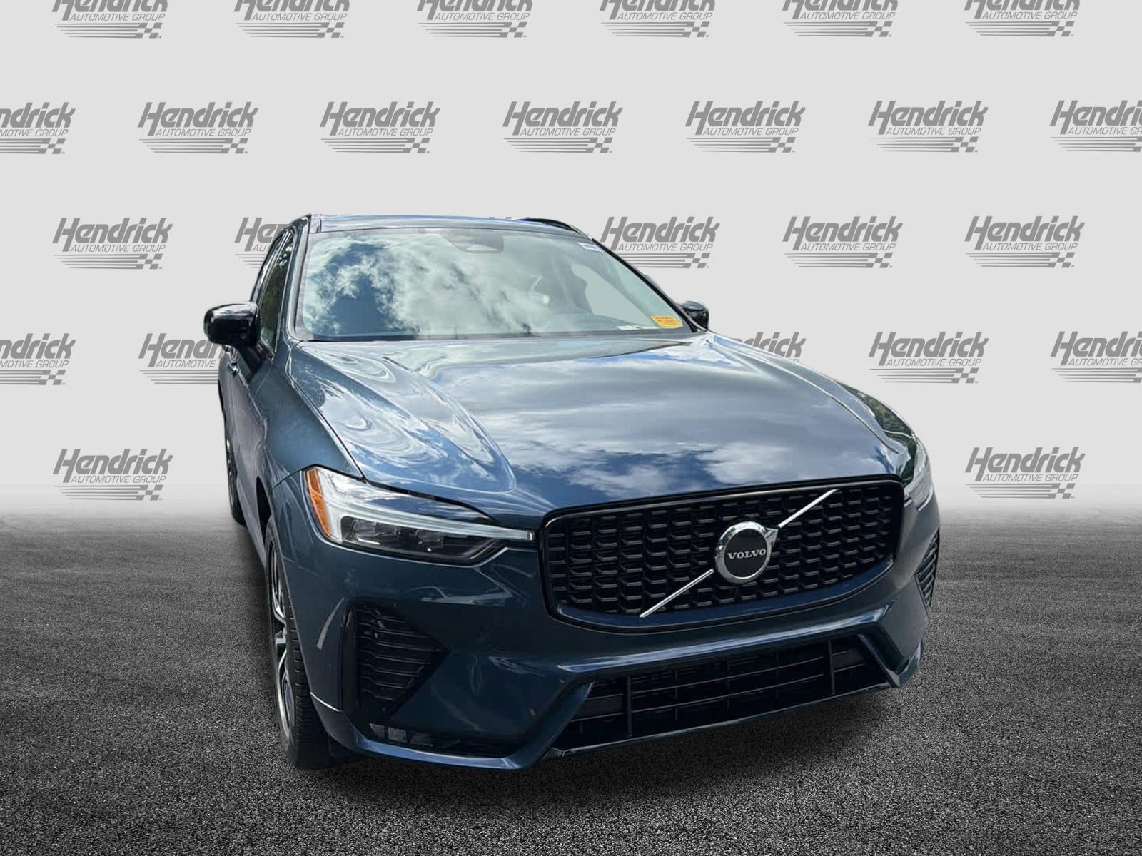 Used 2024 Volvo XC60 B5 Core w/ Protection Package Premier AWD/4WD image 3