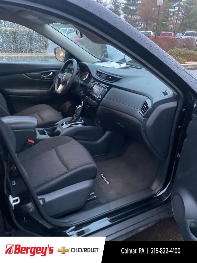 Used 2018 Nissan Rogue S image 22