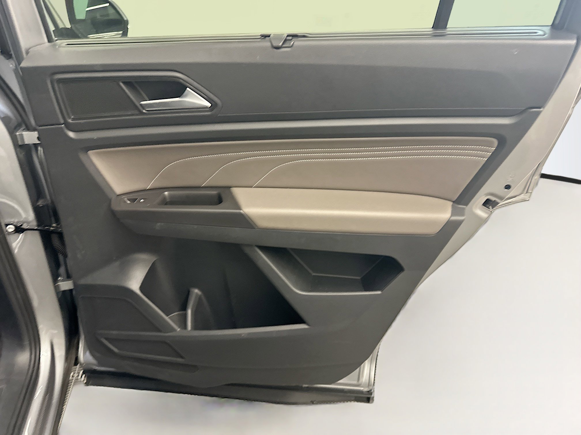 Used 2022 Volkswagen Atlas SE image 31