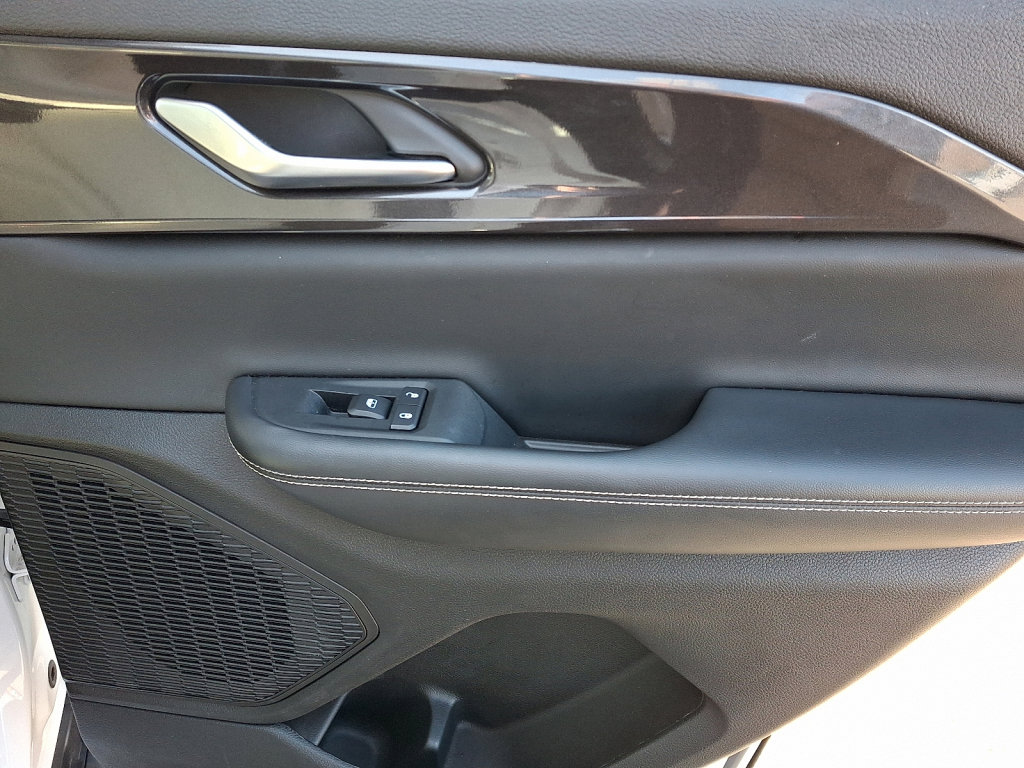 Certified 2023 Jeep Grand Cherokee Laredo image 14