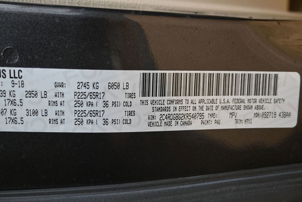 Used 2019 Dodge Grand Caravan SE image 3
