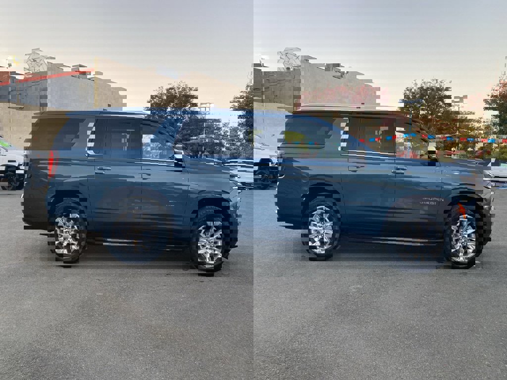 Used 2025 Chevrolet Suburban Premier image 5