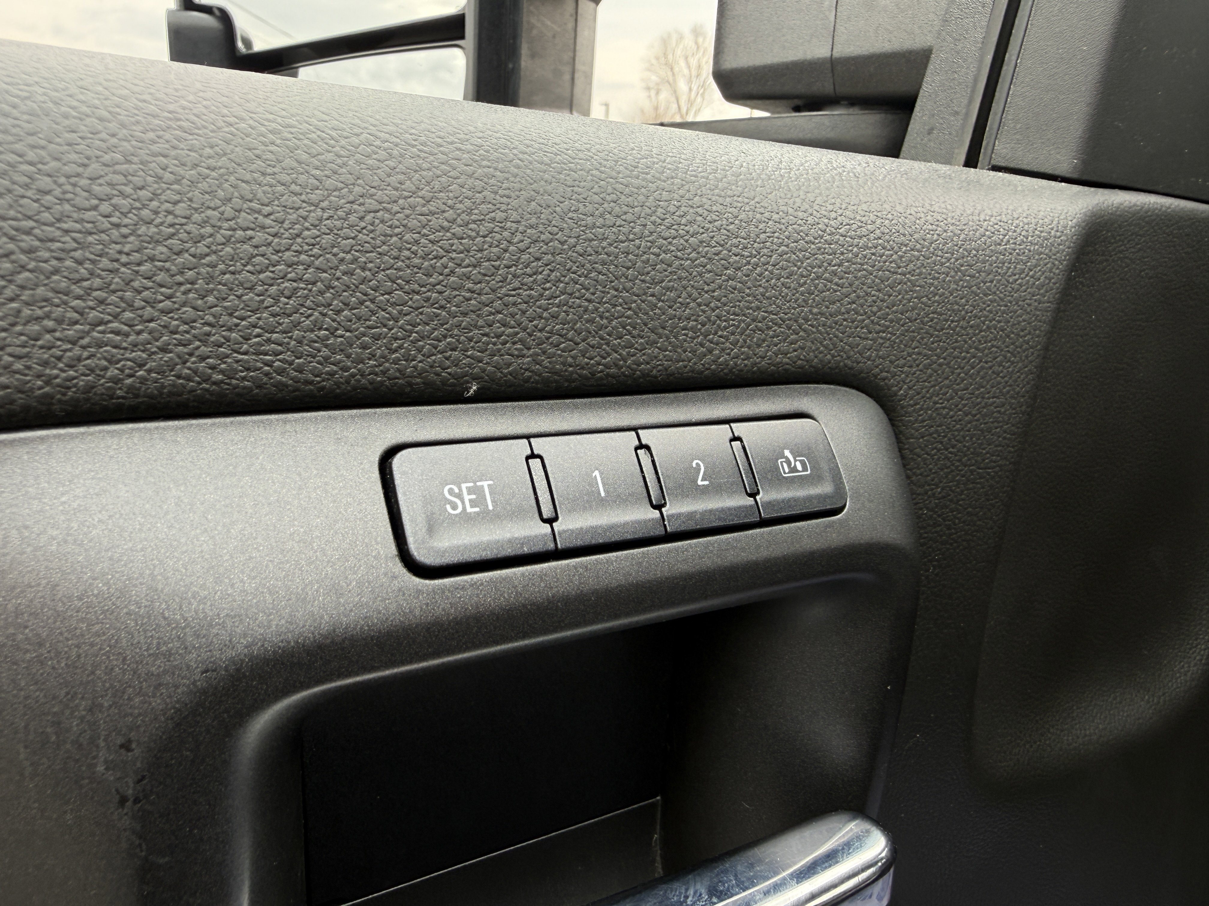 Used 2017 Chevrolet Silverado 1500 LTZ Z71 w/ LTZ Plus Package image 14