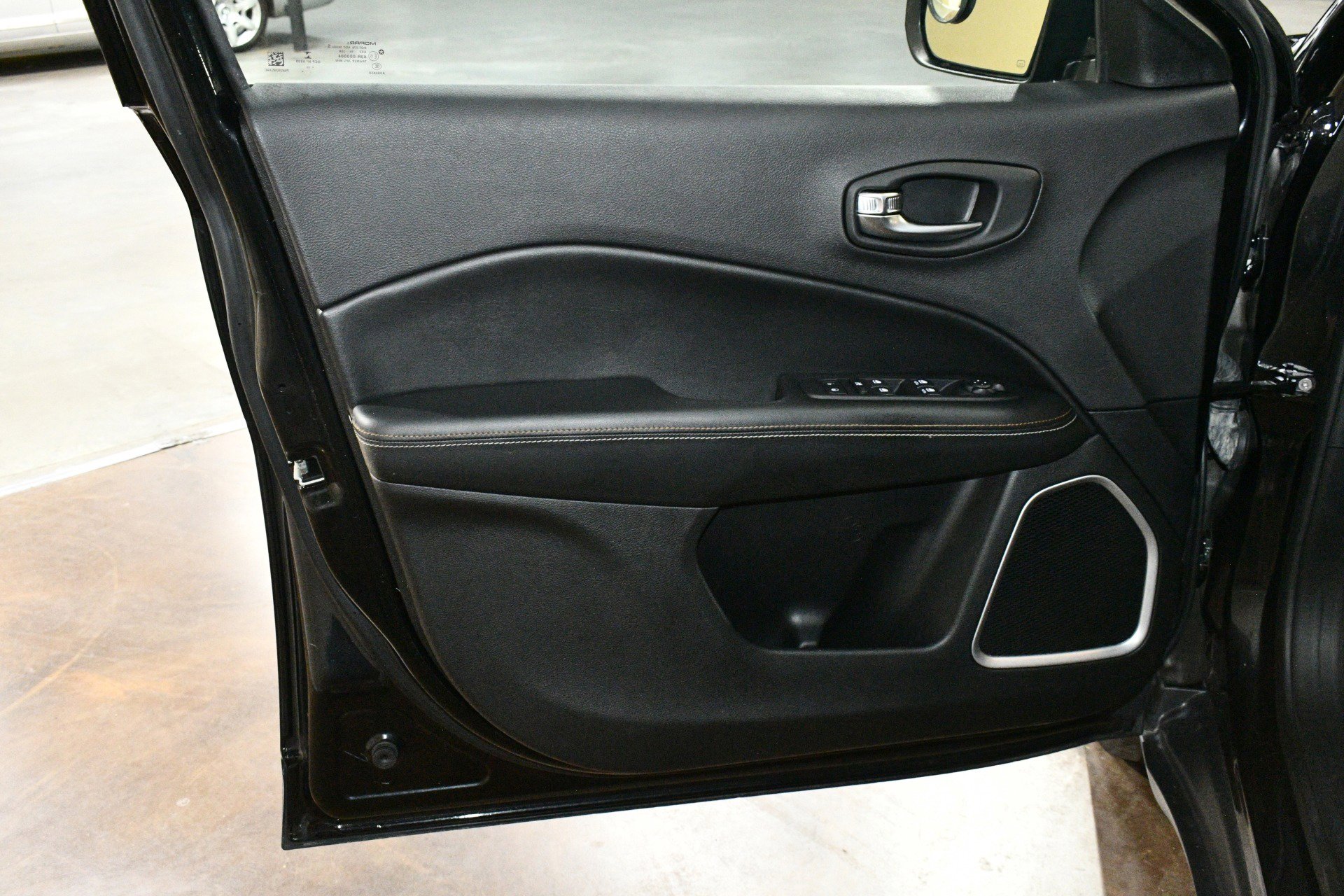 Used 2019 Jeep Compass Latitude w/ Popular Equipment Group image 43