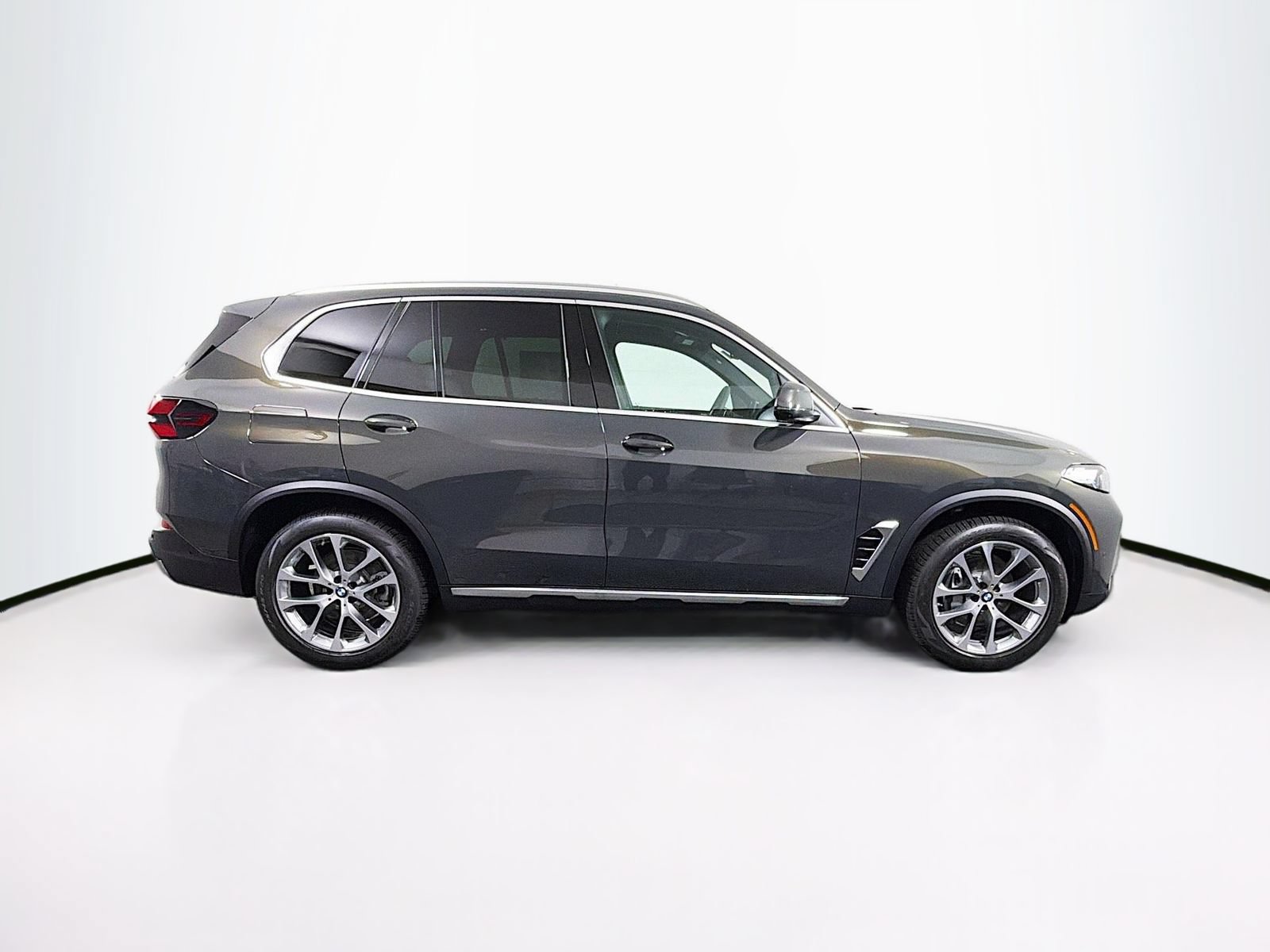 New 2026 BMW X5 xDrive40i w/ Climate Comfort Package AWD/4WD image 8