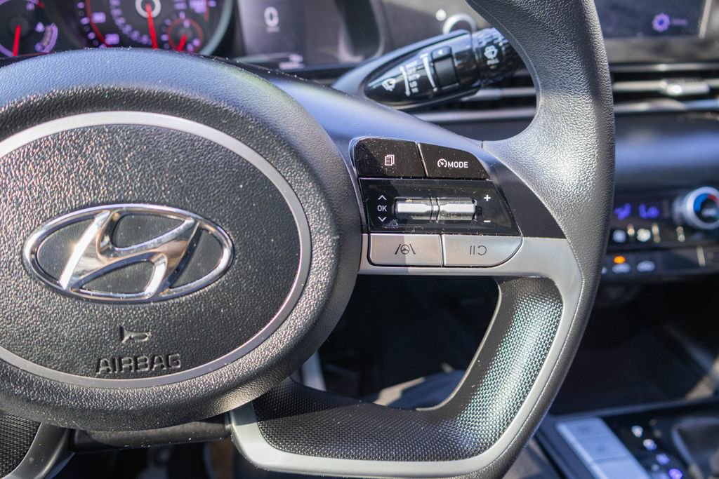 Used 2023 Hyundai Elantra SEL w/ Preferred Accessory Package image 21