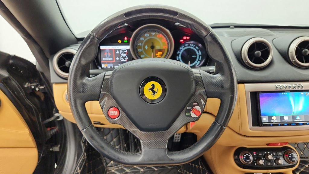 Used 2012 Ferrari California RWD image 17