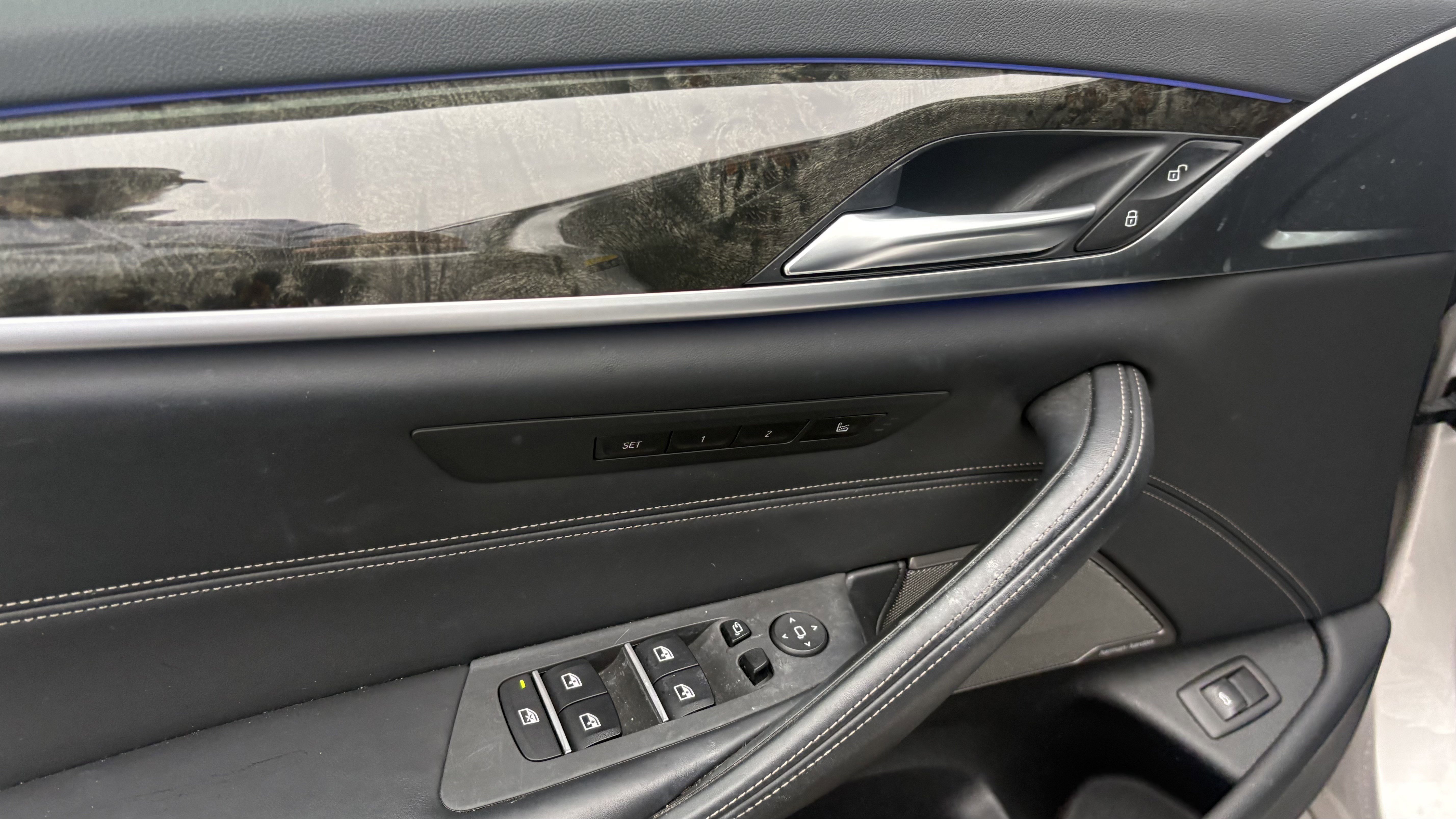 Used 2020 BMW 530i xDrive w/ Premium Package image 17