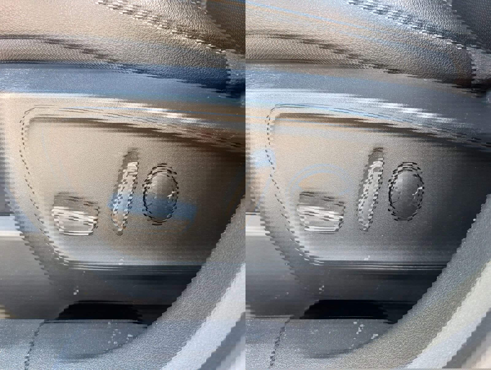 Used 2022 Ford Escape SEL w/ Technology Package image 16