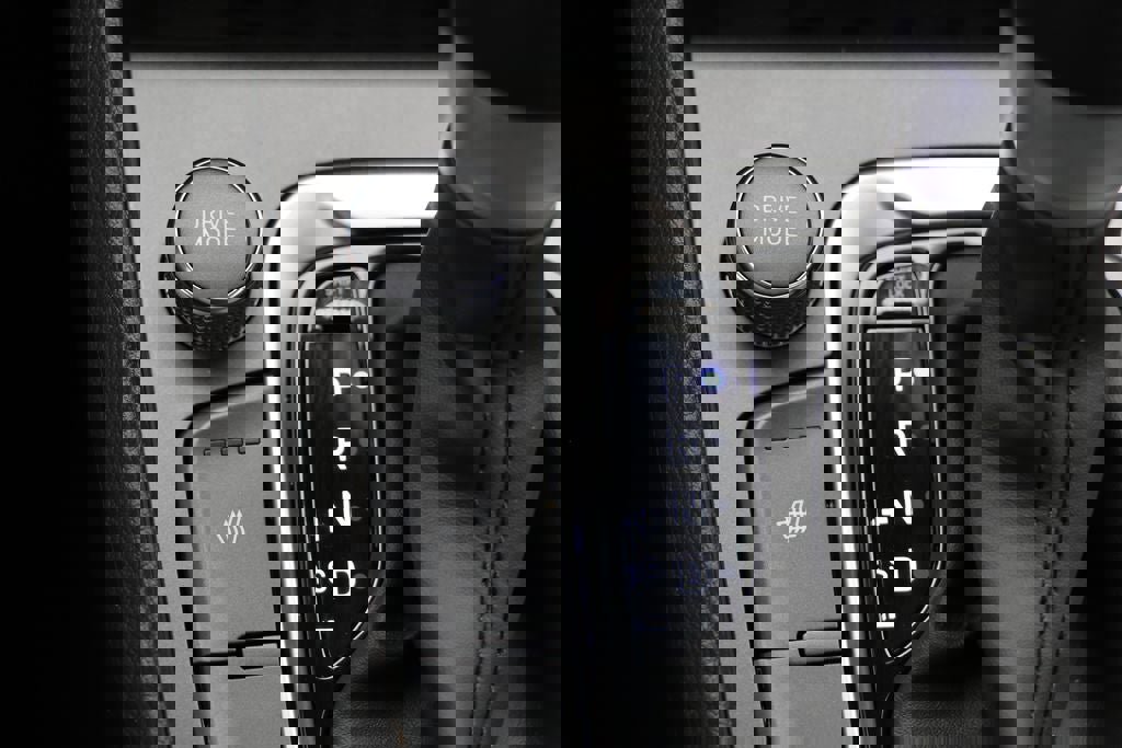 Used 2023 Hyundai Kona Limited w/ Cargo Package image 27