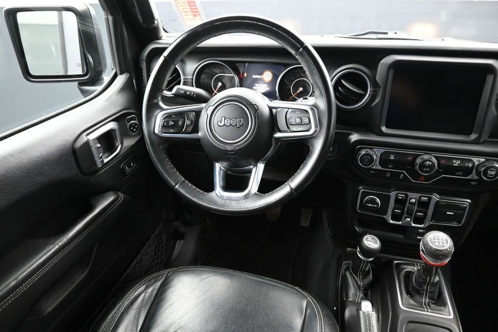 Used 2018 Jeep Wrangler Unlimited Sahara AWD/4WD image 12