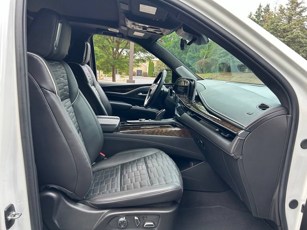 Used 2024 Cadillac Escalade Sport Platinum w/ LPO, ONYX Package AWD/4WD image 56