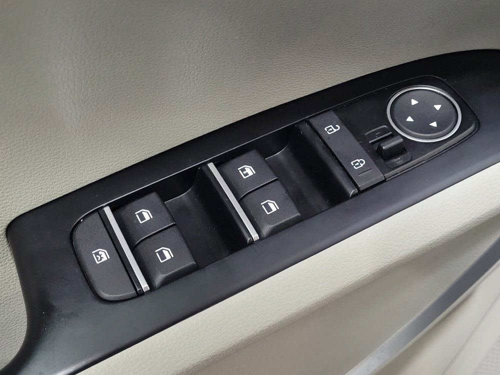 Used 2025 Kia Soul LX w/ LX Technology Package FWD image 27