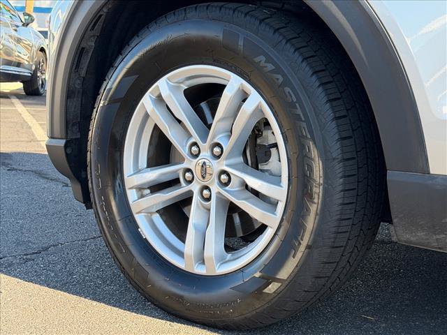 Used 2020 Ford Explorer XLT w/ Equipment Group 202A RWD image 26