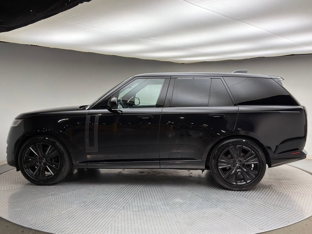 Certified 2025 Land Rover Range Rover SE AWD/4WD image 2