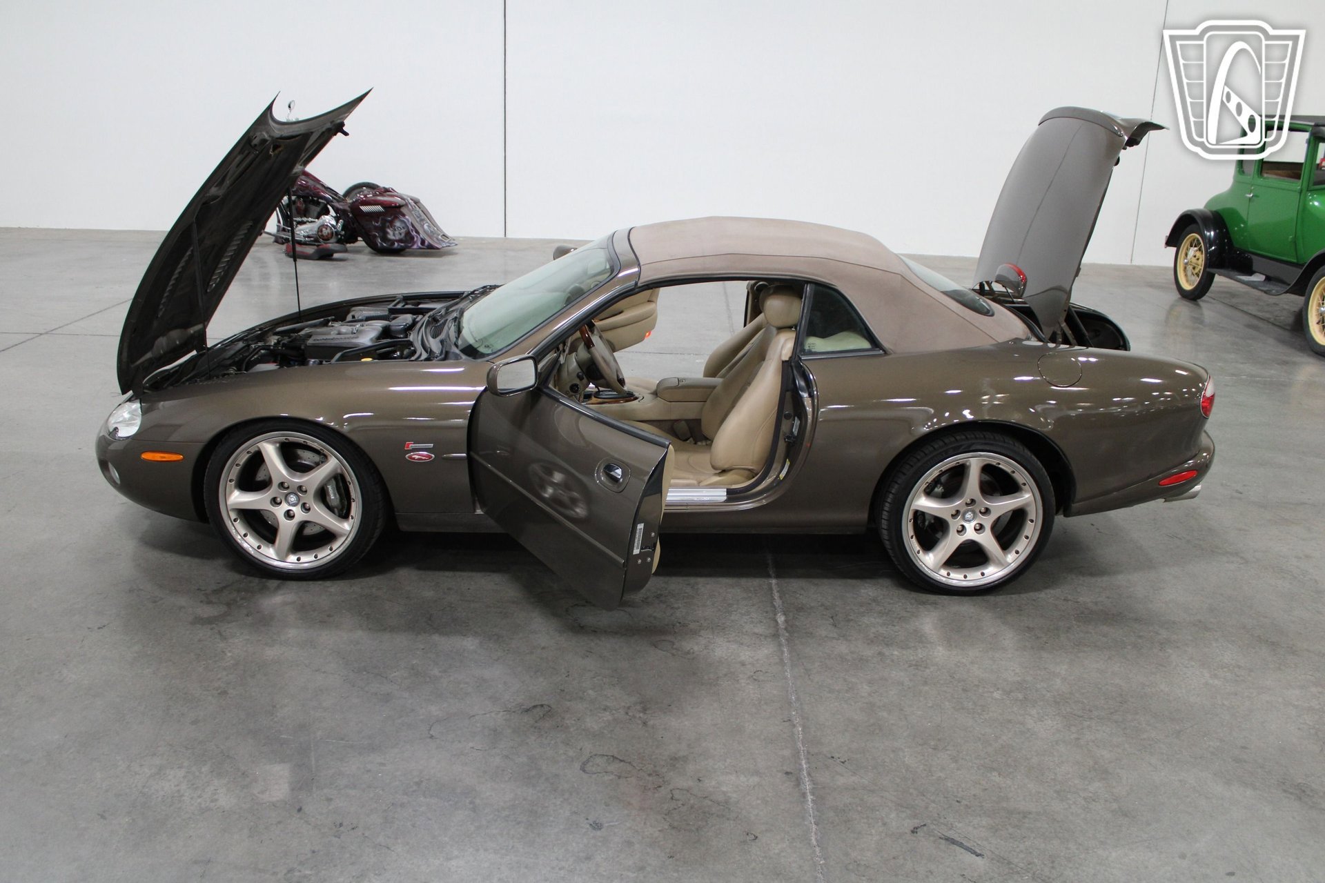 Used 2001 Jaguar XK8 Convertible RWD image 32