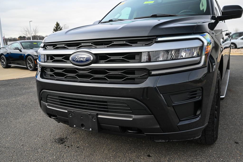 Used 2022 Ford Expedition Max XLT image 11