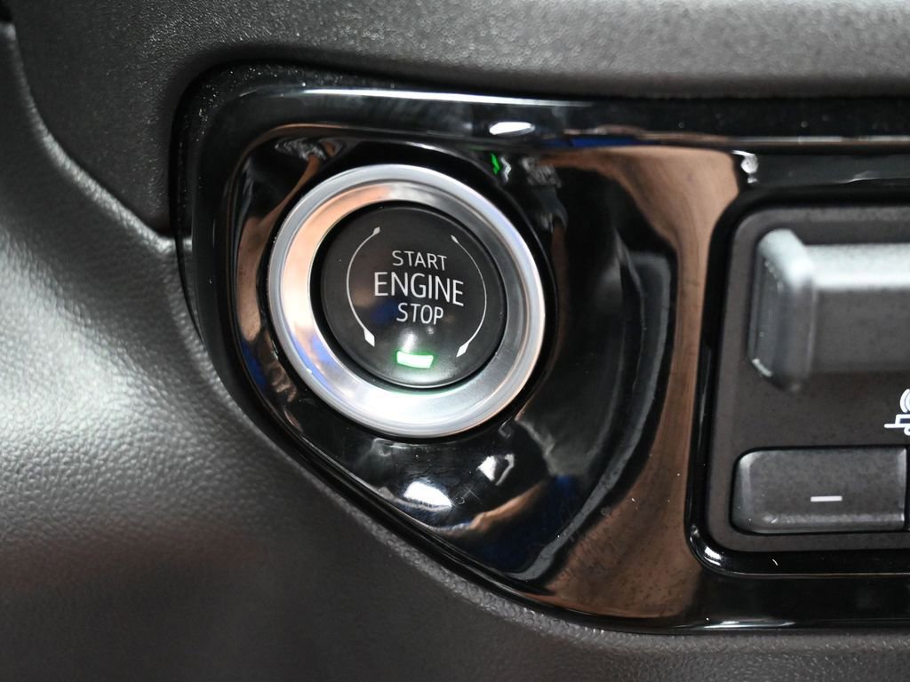 Used 2024 Chevrolet Silverado 1500 High Country w/ Technology Package image 41