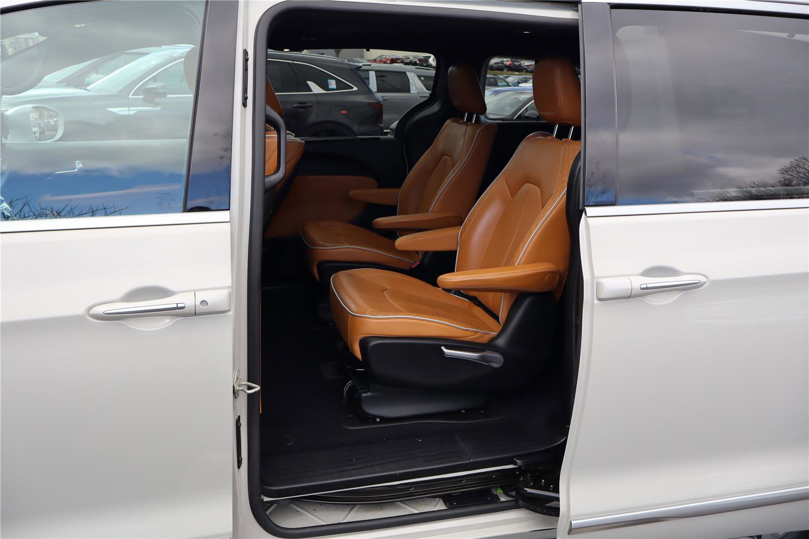 Used 2021 Chrysler Pacifica Pinnacle image 24