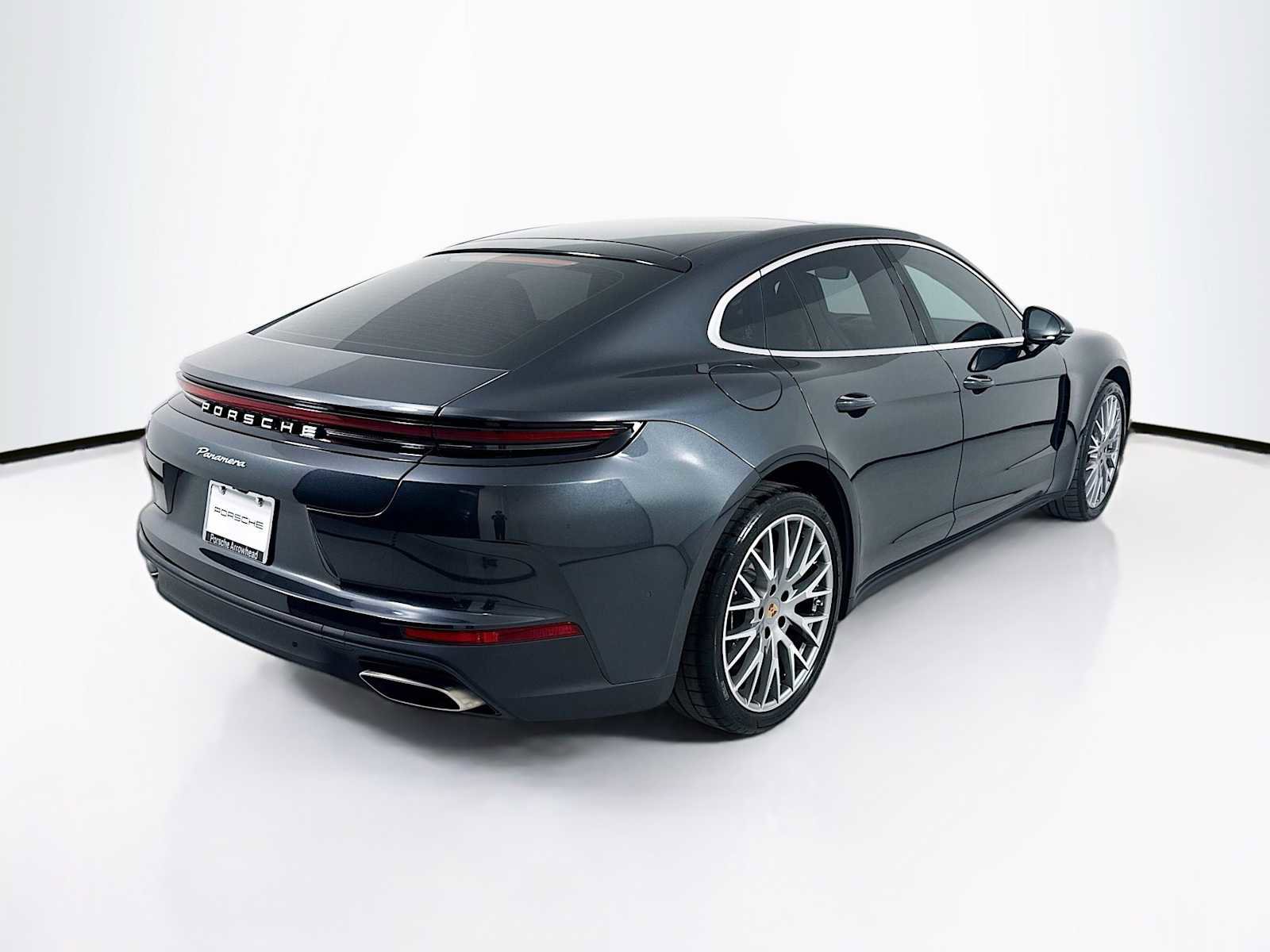 Certified 2025 Porsche Panamera RWD image 9