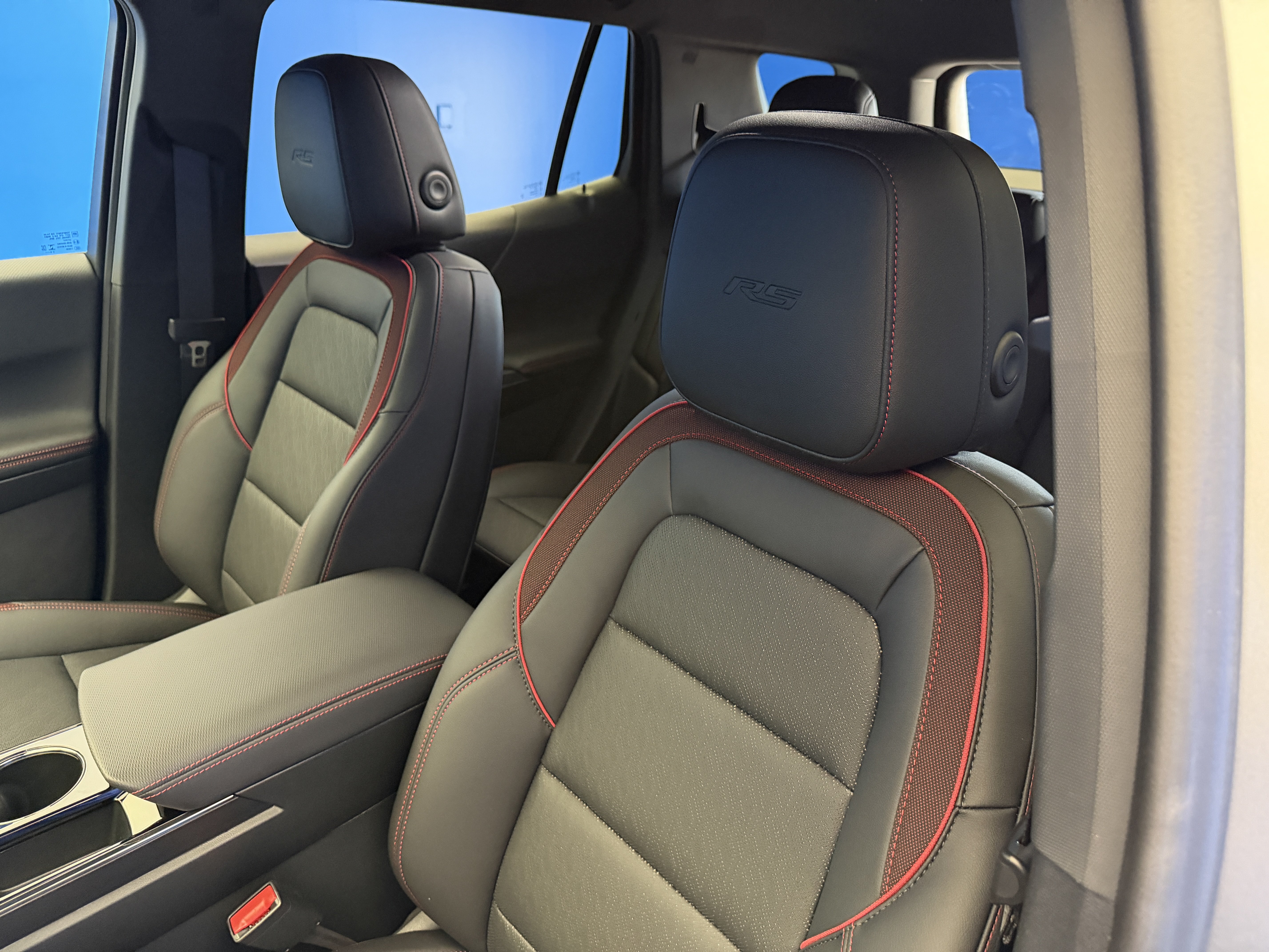New 2027 Chevrolet Equinox RS w/ LPO, Floor Liner Package AWD/4WD image 12