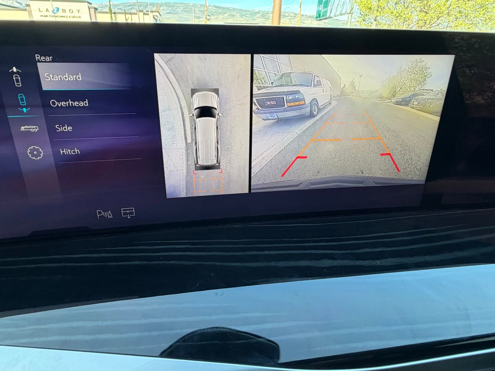 Used 2025 Cadillac Escalade ESV Sport w/ Touring Package image 22