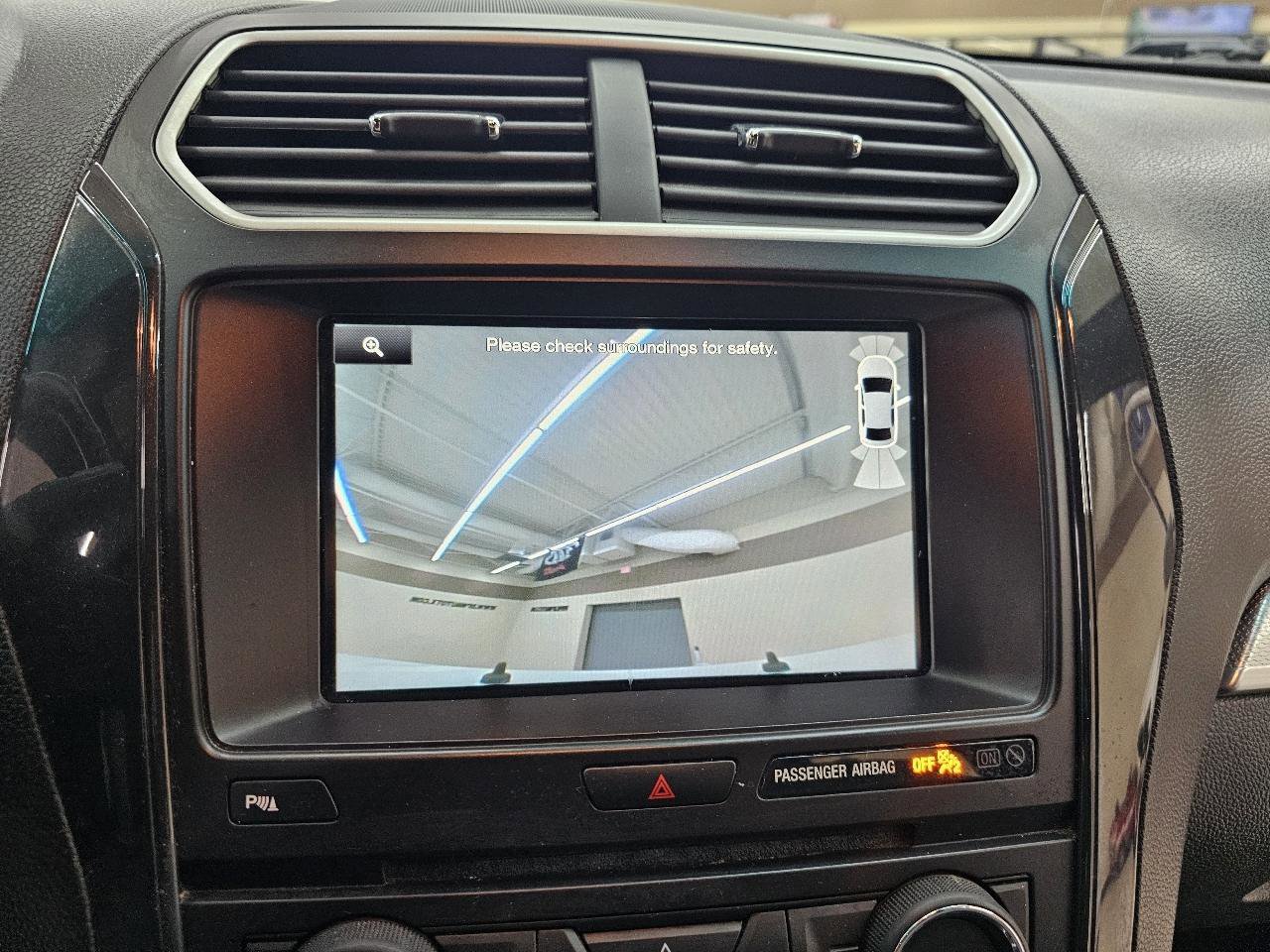 Used 2016 Ford Explorer XLT w/ Equipment Group 202A FWD image 31