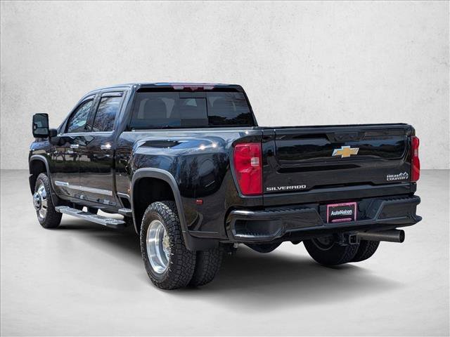 Used 2024 Chevrolet Silverado 3500 High Country w/ High Country Premium Package image 7