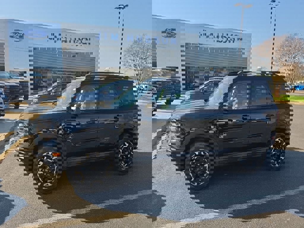 Used 2023 Ford Bronco Sport Outer Banks image 2