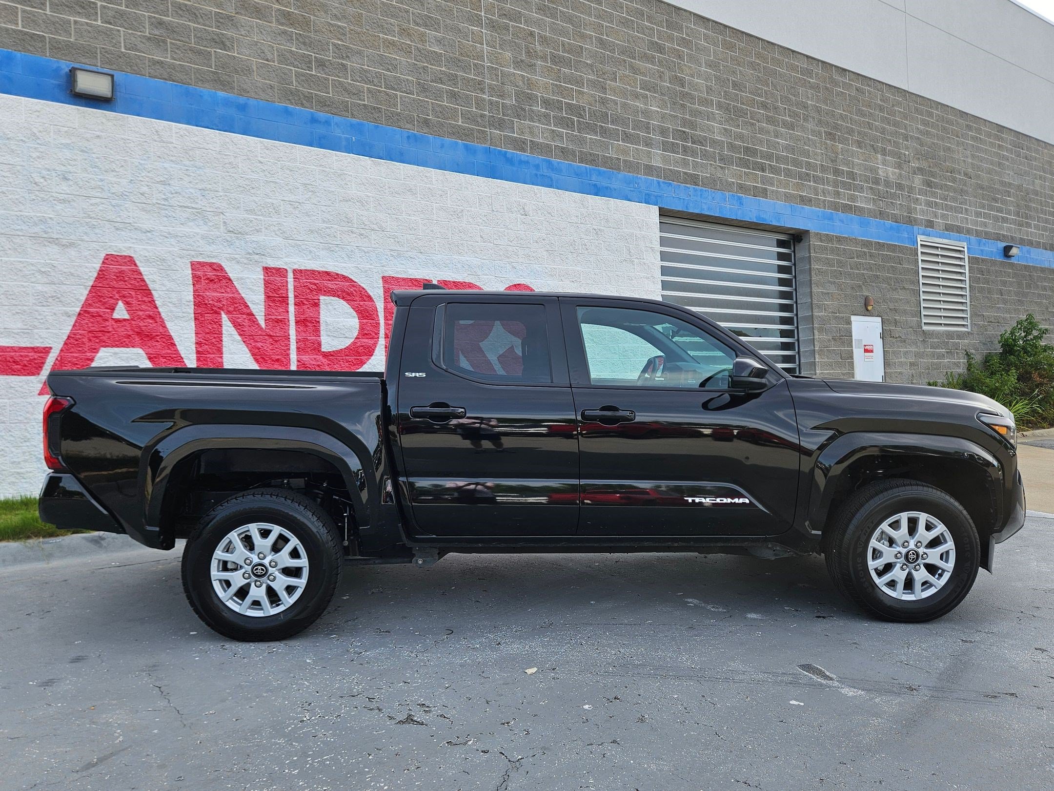 Used 2024 Toyota Tacoma SR5 RWD image 8
