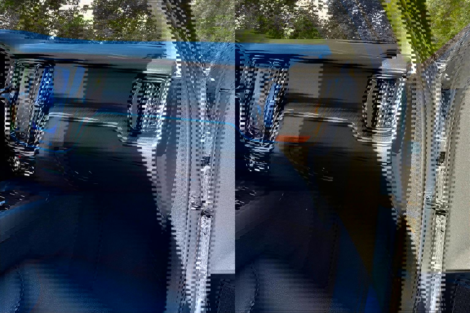 Used 2024 Volvo S60 B5 Plus image 28