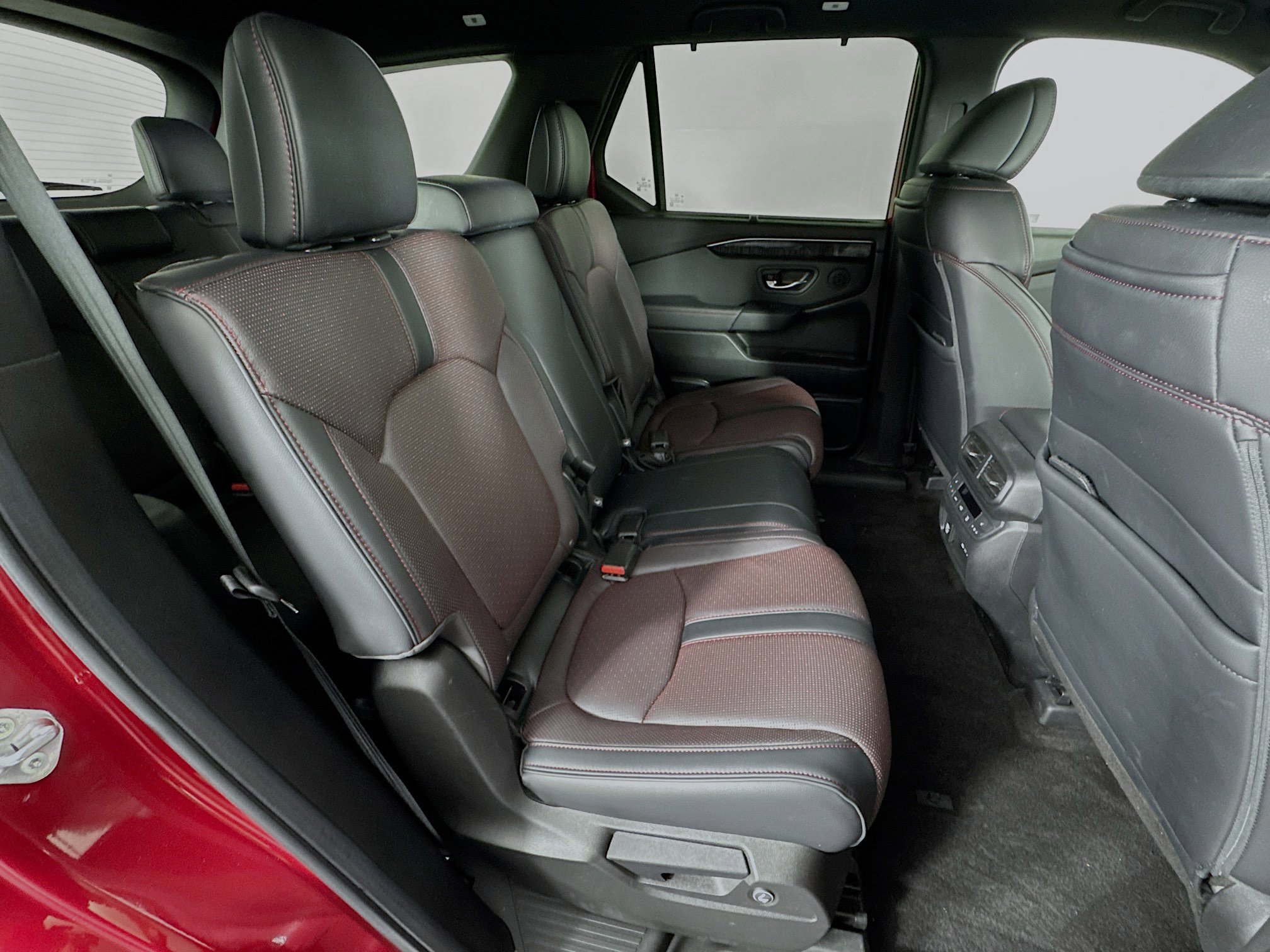 Certified 2025 Honda Pilot Black Edition image 30