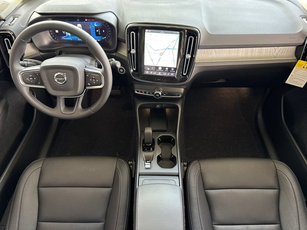 New 2026 Volvo XC40 B5 Core w/ Climate Package AWD/4WD image 12