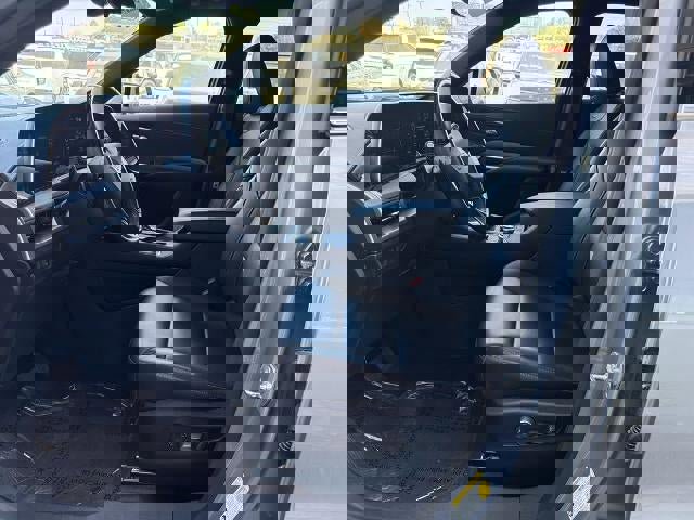 Used 2025 Cadillac XT4 Premium Luxury FWD image 13