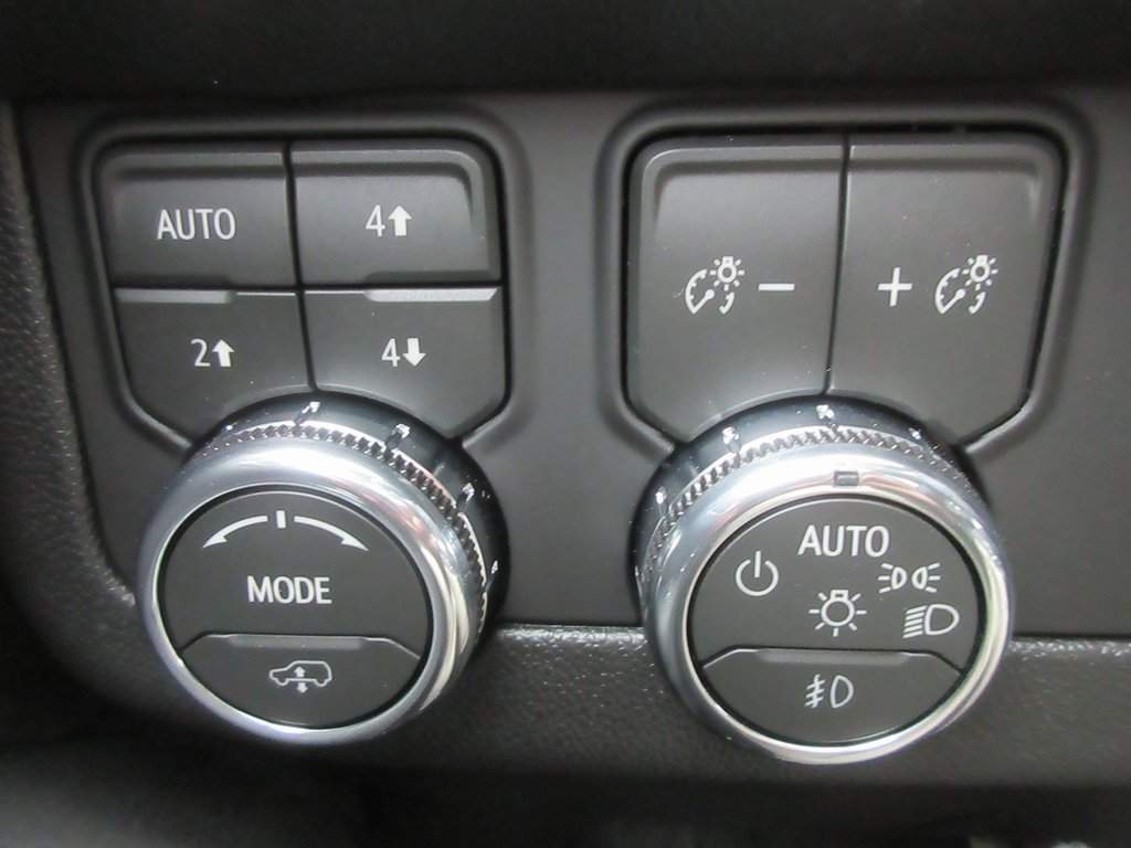 New 2026 GMC Yukon XL Denali w/ Denali Reserve Package image 18