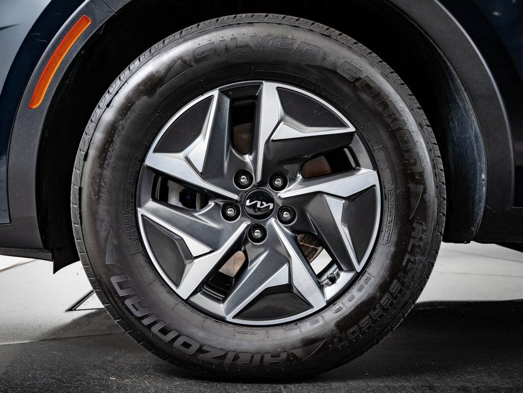 Used 2022 Kia Sorento S image 12