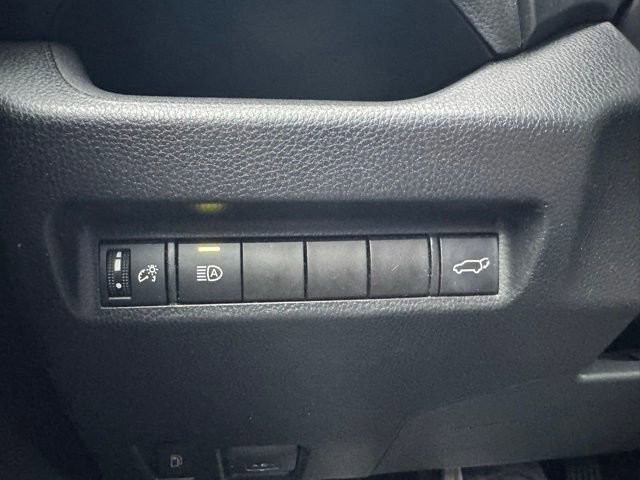 Used 2022 Toyota RAV4 XLE Premium AWD/4WD image 18