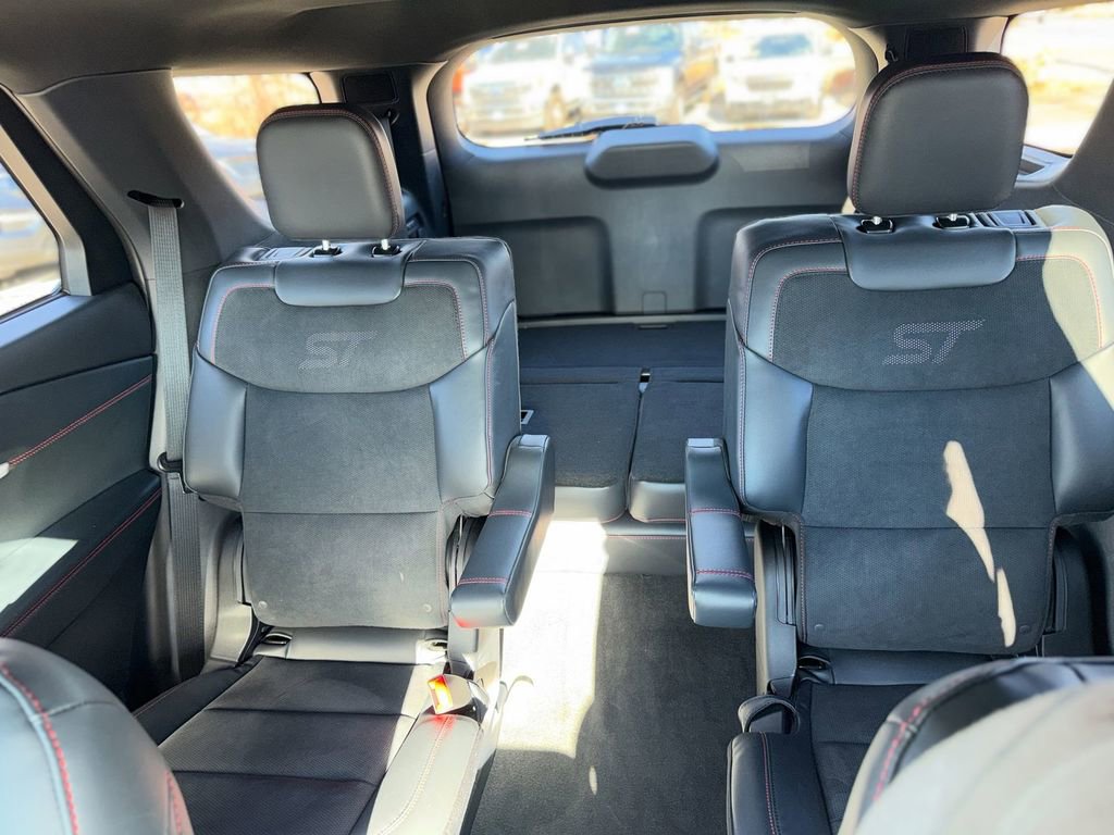 Used 2025 Ford Explorer ST w/ Sun And Sound Package image 22