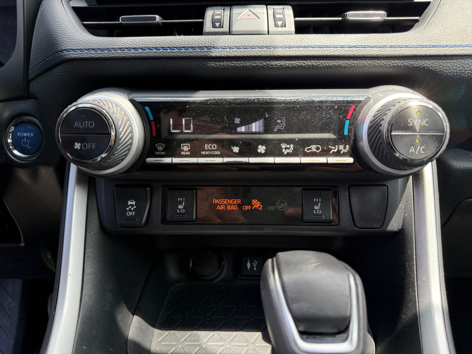 Used 2019 Toyota RAV4 XSE AWD/4WD image 12