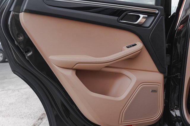 Used 2021 Porsche Macan image 23