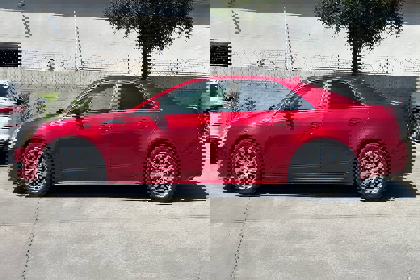 Used 2010 Cadillac CTS Premium image 6