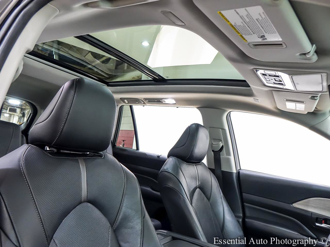 Used 2025 Toyota Grand Highlander AWD image 36