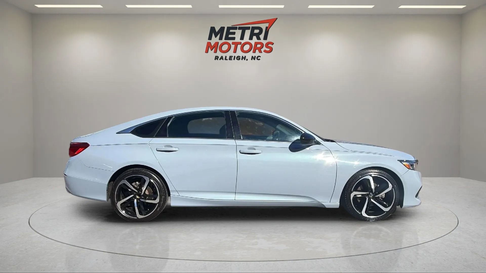 Used 2022 Honda Accord Sport image 3