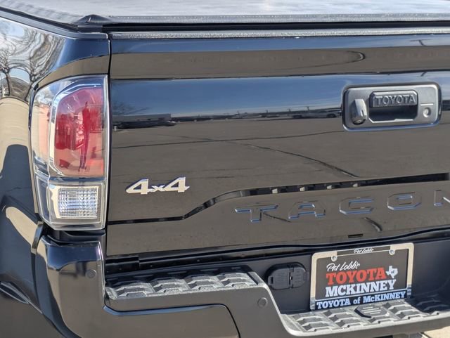 Used 2022 Toyota Tacoma Limited image 8
