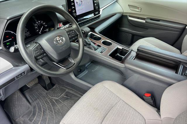 Certified 2022 Toyota Sienna LE AWD/4WD image 11