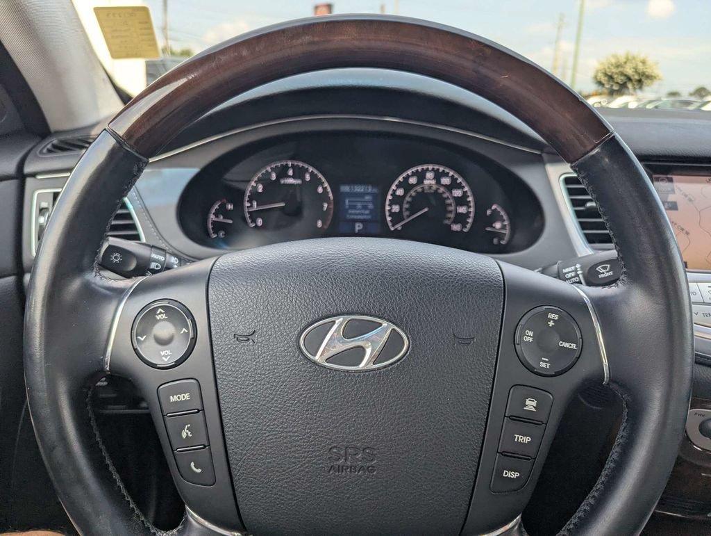 Used 2011 Hyundai Genesis 4.6 RWD image 28