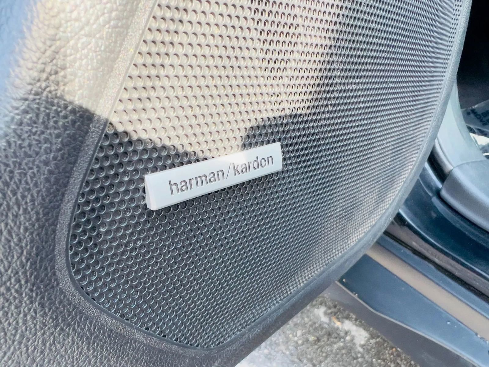 Used 2017 Subaru Outback 3.6R Limited image 28