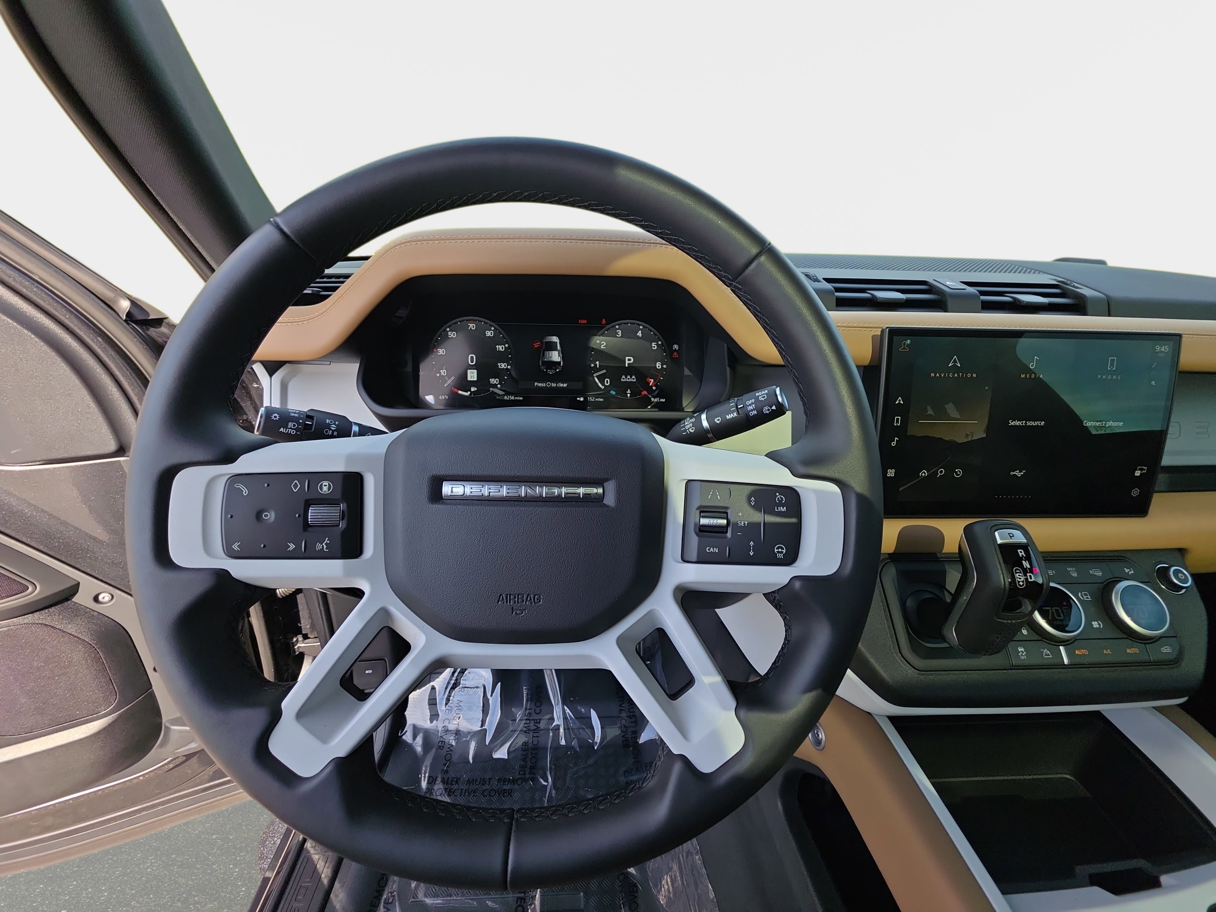 Certified 2025 Land Rover Defender 110 X-Dynamic SE image 15