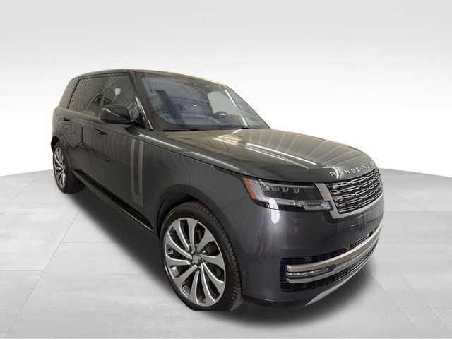 Used 2023 Land Rover Range Rover Long Wheelbase SE image 3